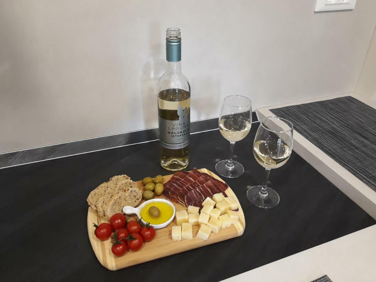 Center Apartment Dalu Пула Екстериор снимка