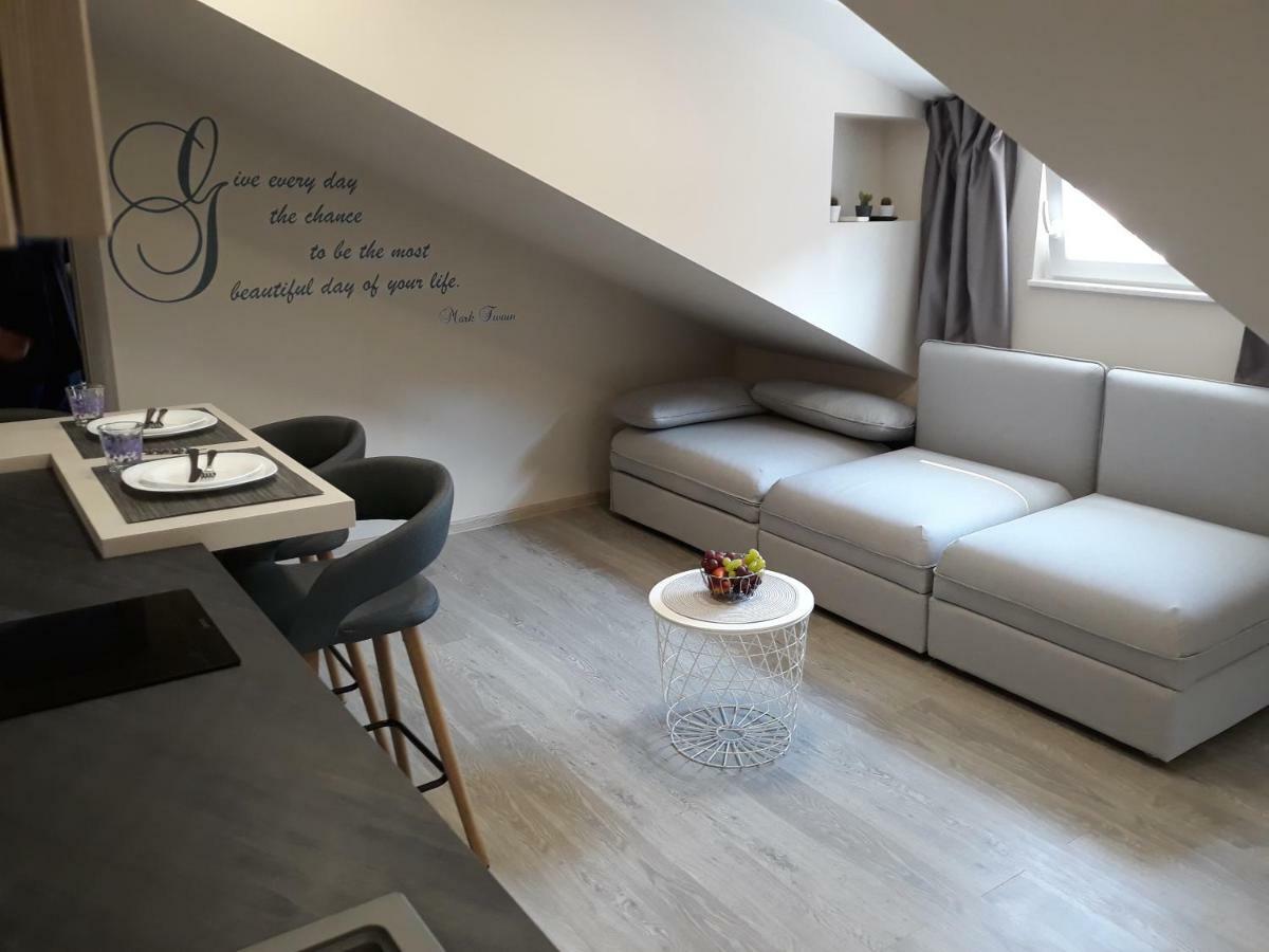 Center Apartment Dalu Пула Екстериор снимка