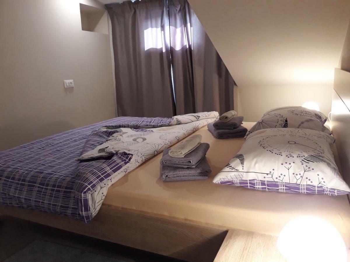 Center Apartment Dalu Пула Екстериор снимка