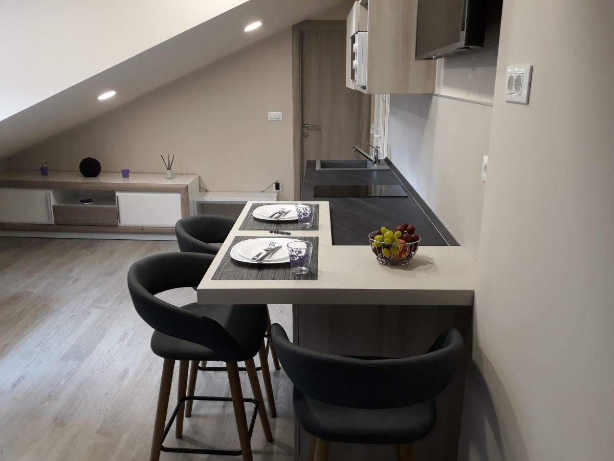 Center Apartment Dalu Пула Екстериор снимка