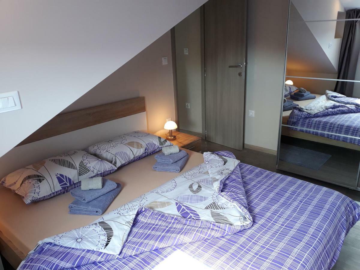 Center Apartment Dalu Пула Екстериор снимка