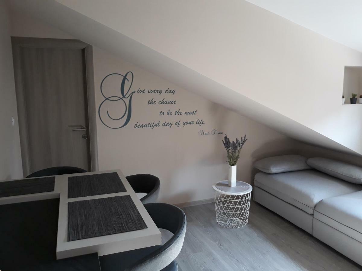 Center Apartment Dalu Пула Екстериор снимка